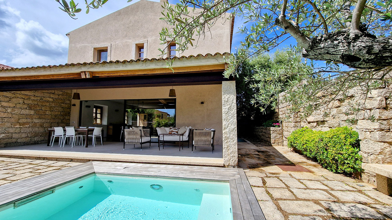 Casa indipendente in affitto a San Pantaleo