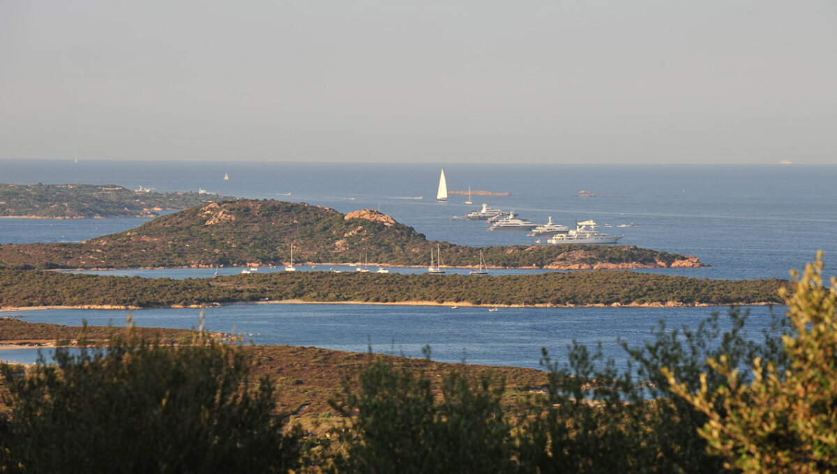 panoramic-villa-for-rent-san-pantaleo-sardinia